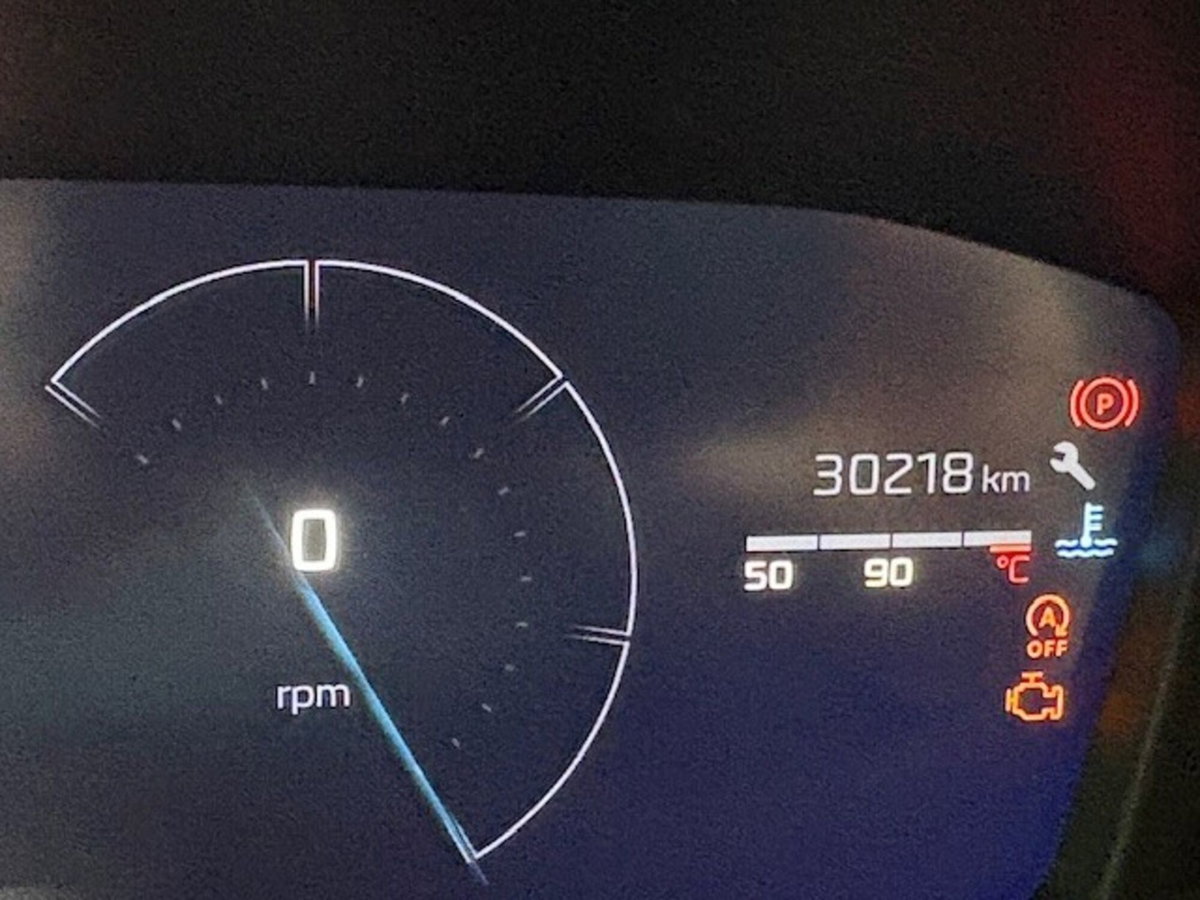 Peugeot 2008 1.2 turbo Allure 100cv (5)