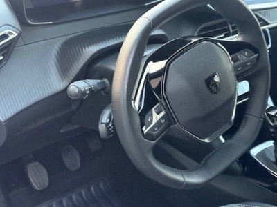 Peugeot 2008 1.2 turbo Allure 100cv (6)