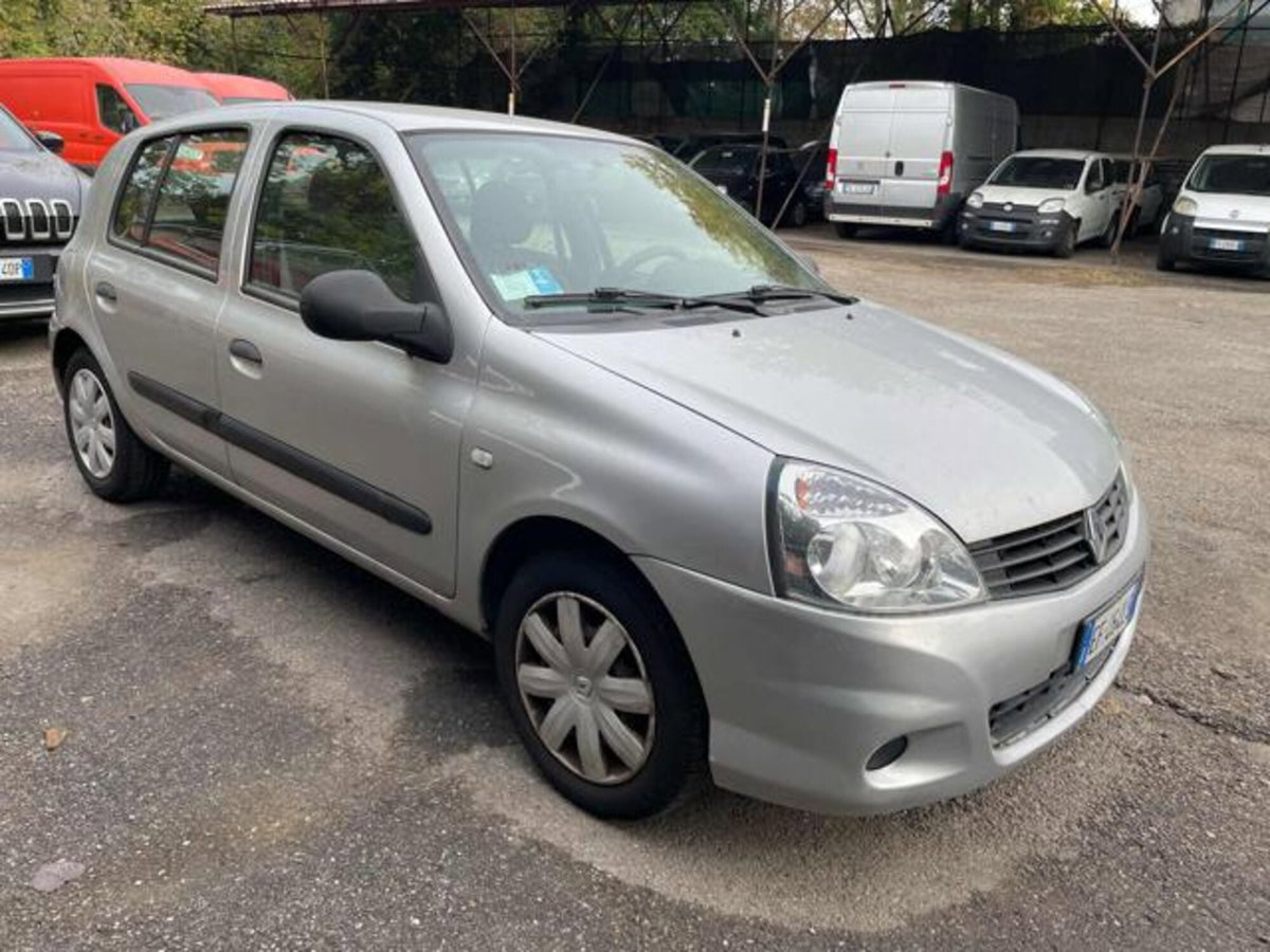 Renault Clio Storia 1.2 5 porte GPL Confort (3)