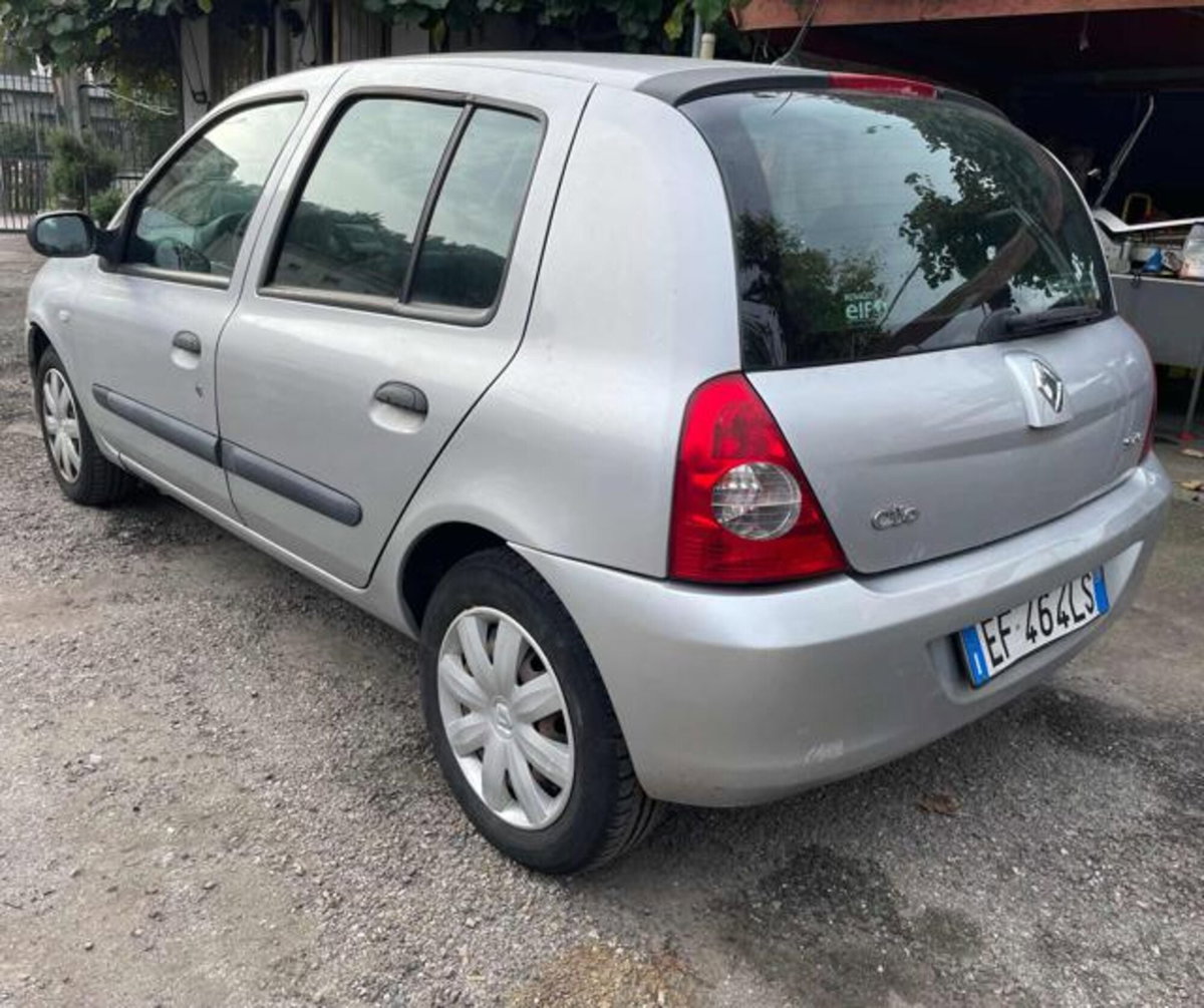 Renault Clio Storia 1.2 5 porte GPL Confort (4)