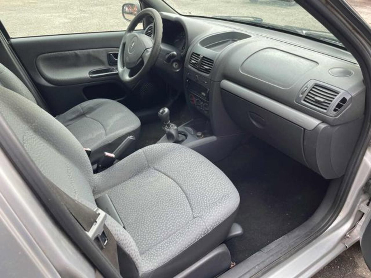 Renault Clio Storia 1.2 5 porte GPL Confort (6)
