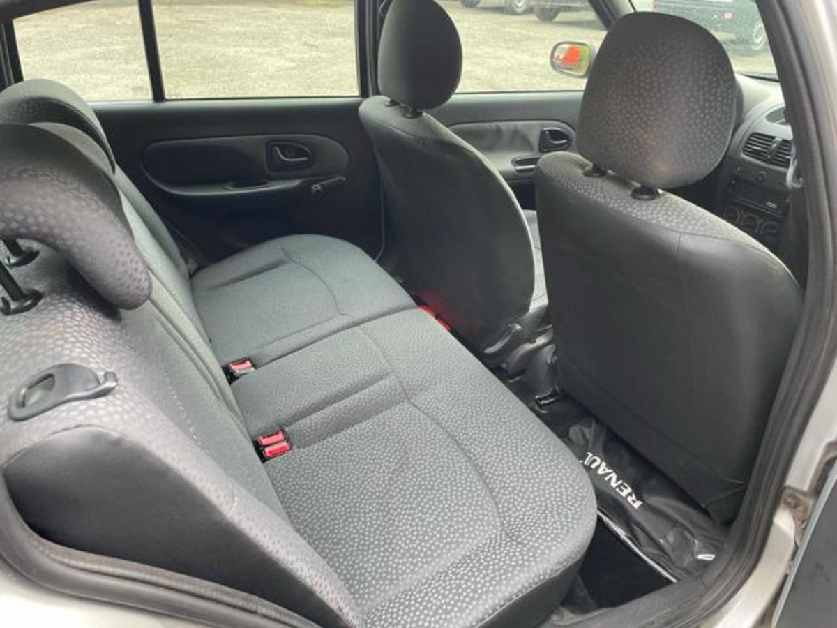 Renault Clio Storia 1.2 5 porte GPL Confort (7)