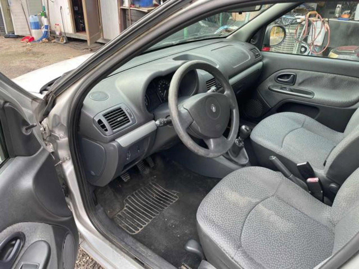 Renault Clio Storia 1.2 5 porte GPL Confort (8)