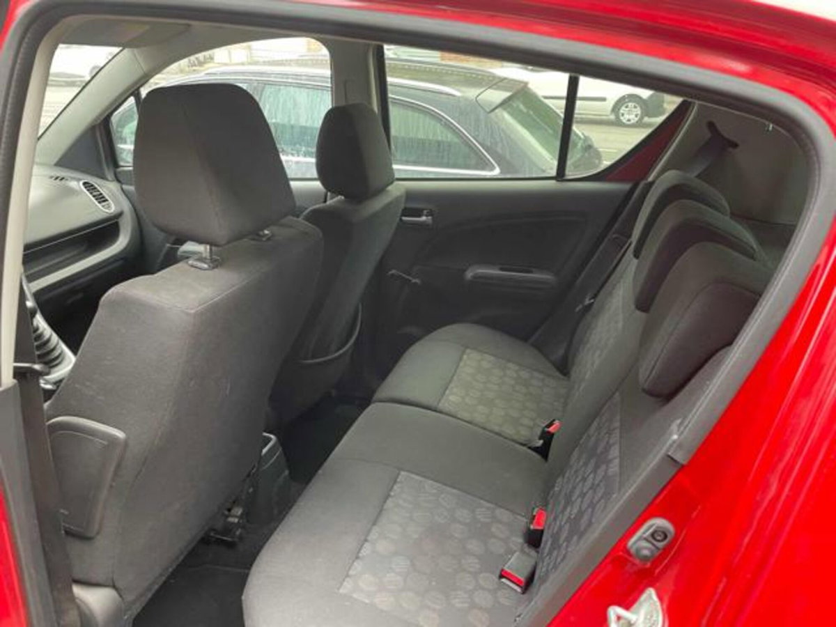 Suzuki Splash 1.0 L (8)