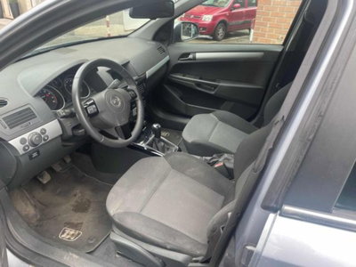 Opel Astra 1.4 16V GPL-TECH 5 porte Enjoy (8)