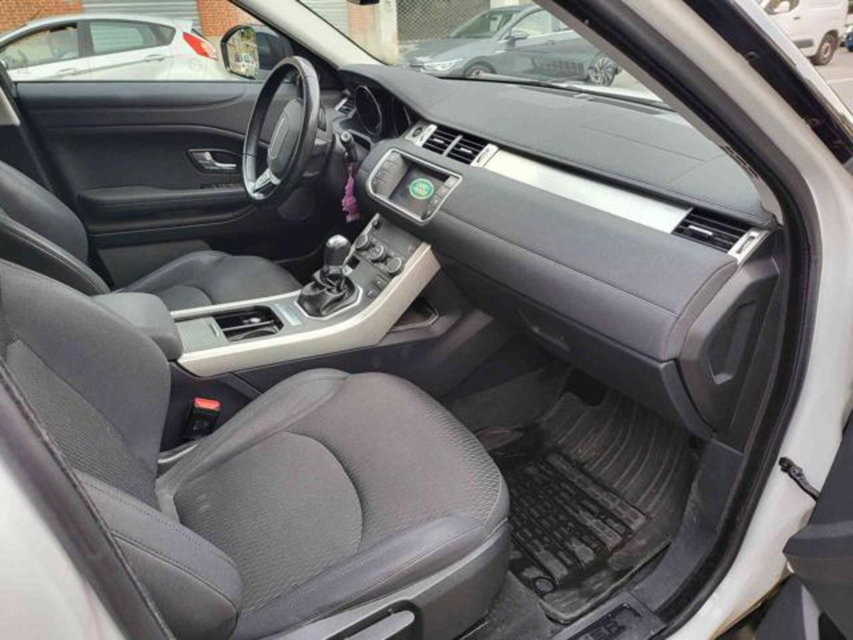 Land Rover Range Rover Evoque 2.0 eD4 5p. Pure (6)