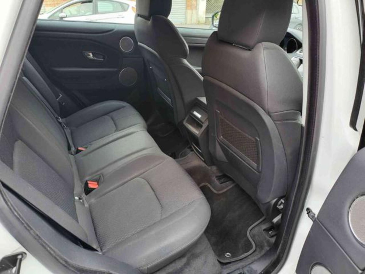Land Rover Range Rover Evoque 2.0 eD4 5p. Pure (7)