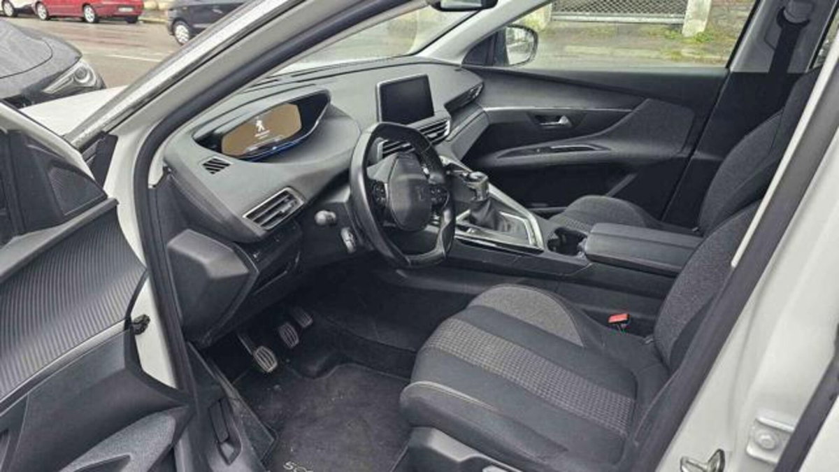 Peugeot 5008 PureTech Turbo 130 S&S Active Business (7)