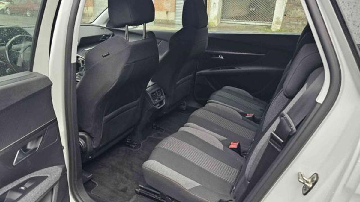 Peugeot 5008 PureTech Turbo 130 S&S Active Business (9)