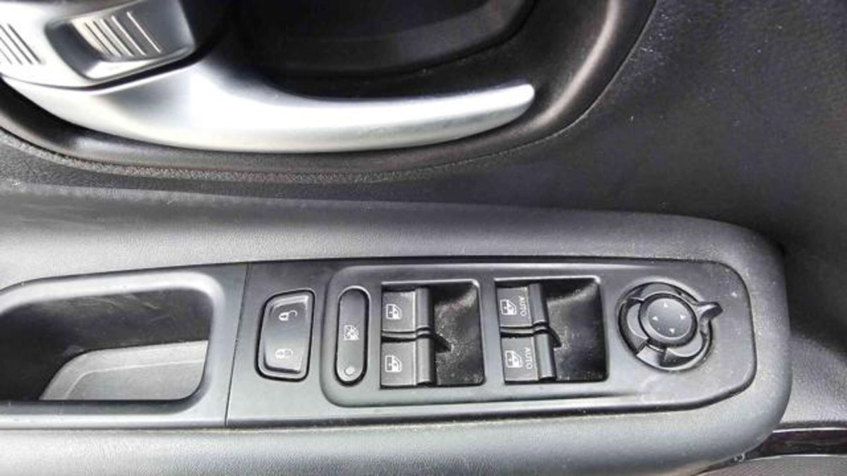 Jeep Renegade 1.3 T4 190CV PHEV 4xe AT6 Limited (11)