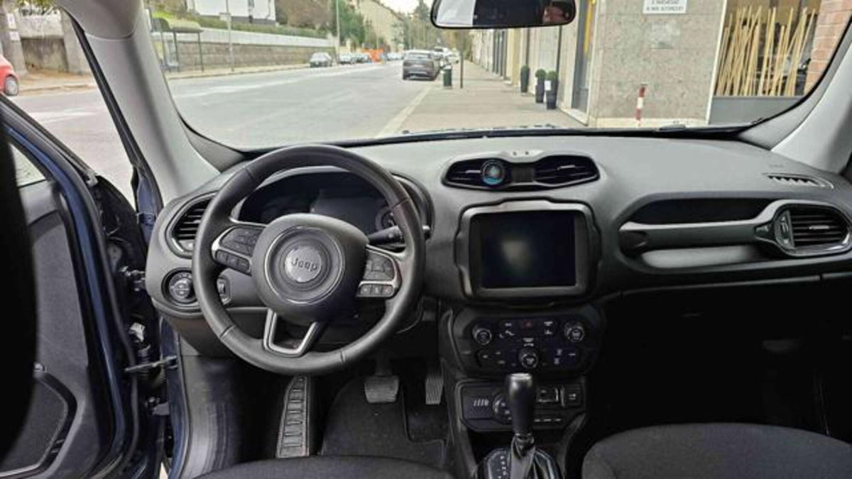 Jeep Renegade 1.3 T4 190CV PHEV 4xe AT6 Limited (14)