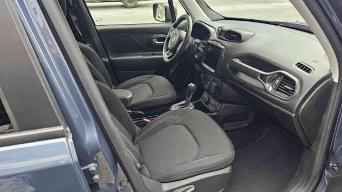 Jeep Renegade 1.3 T4 190CV PHEV 4xe AT6 Limited (7)