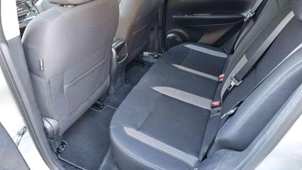 Nissan Qashqai 1.3 DIG-T 140 CV Business (10)