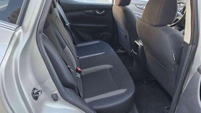 Nissan Qashqai 1.3 DIG-T 140 CV Business (12)