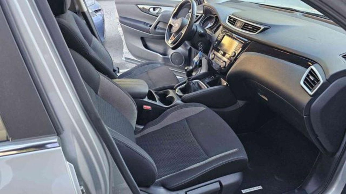 Nissan Qashqai 1.3 DIG-T 140 CV Business (13)