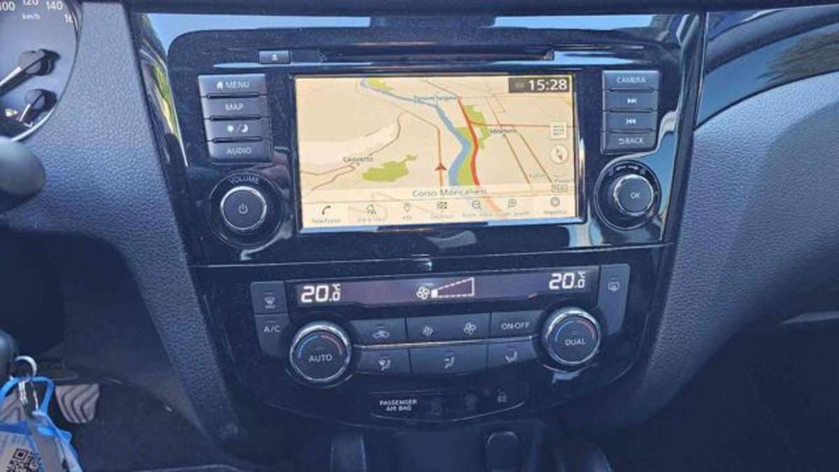 Nissan Qashqai 1.3 DIG-T 140 CV Business (14)