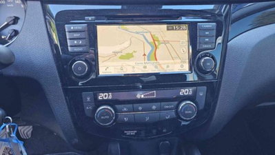 Nissan Qashqai 1.3 DIG-T 140 CV Business (14)