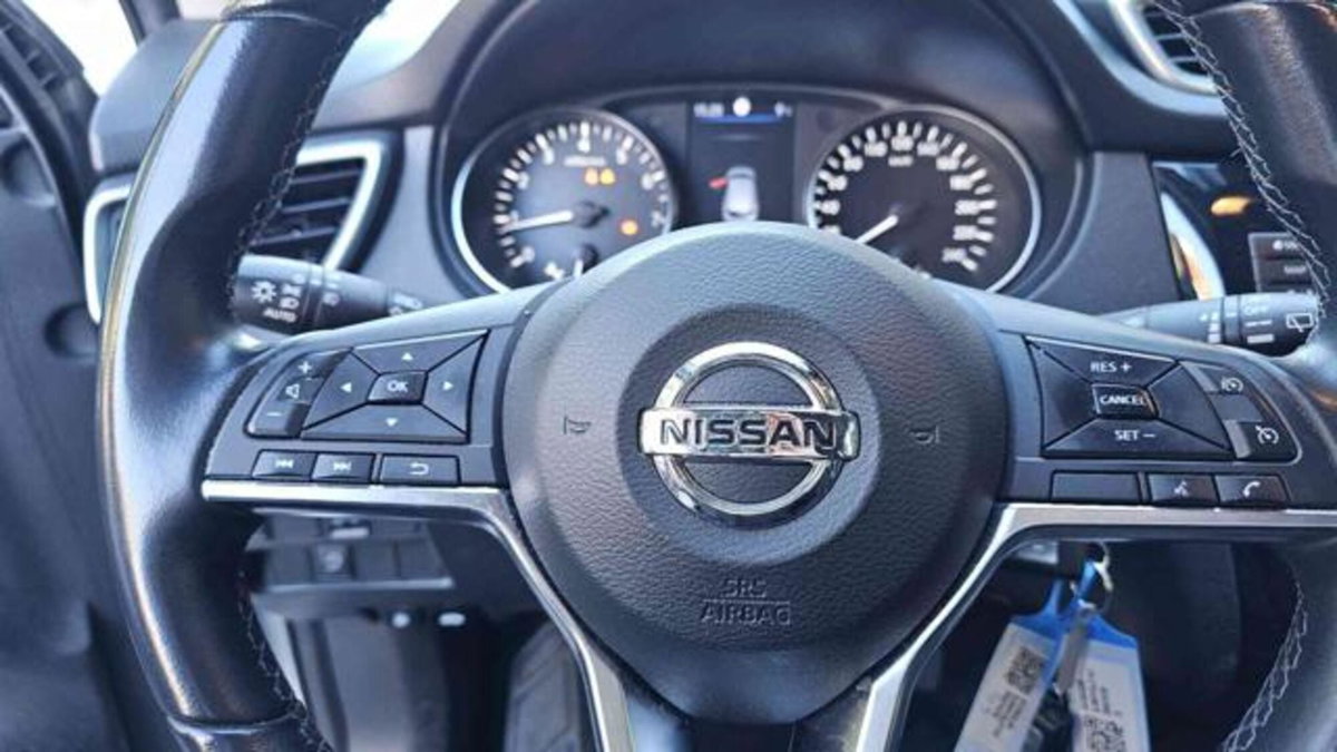 Nissan Qashqai 1.3 DIG-T 140 CV Business (16)