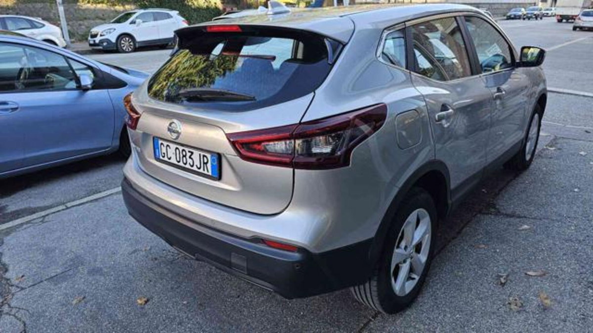 Nissan Qashqai 1.3 DIG-T 140 CV Business (6)