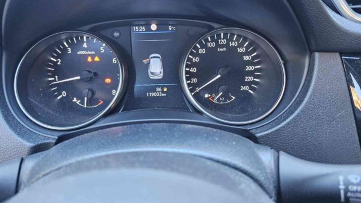 Nissan Qashqai 1.3 DIG-T 140 CV Business (9)