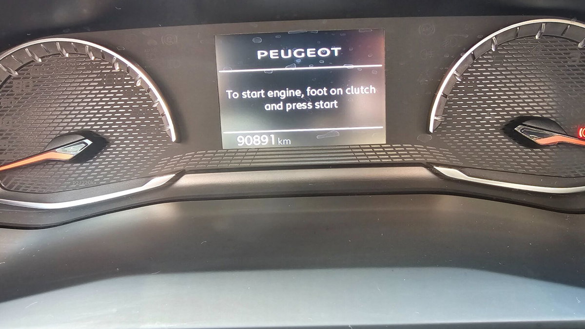 Peugeot 208 PureTech 100 Stop&Start EAT8 5 porte Allure Navi Pack (13)