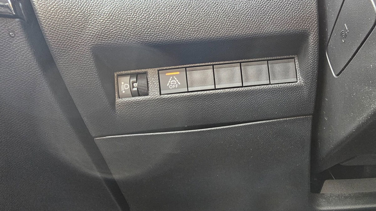 Peugeot 208 PureTech 100 Stop&Start EAT8 5 porte Allure Navi Pack (19)