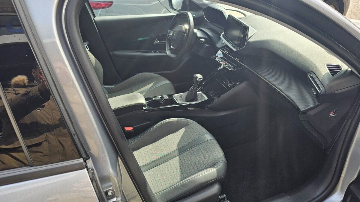 Peugeot 208 PureTech 100 Stop&Start EAT8 5 porte Allure Navi Pack (8)