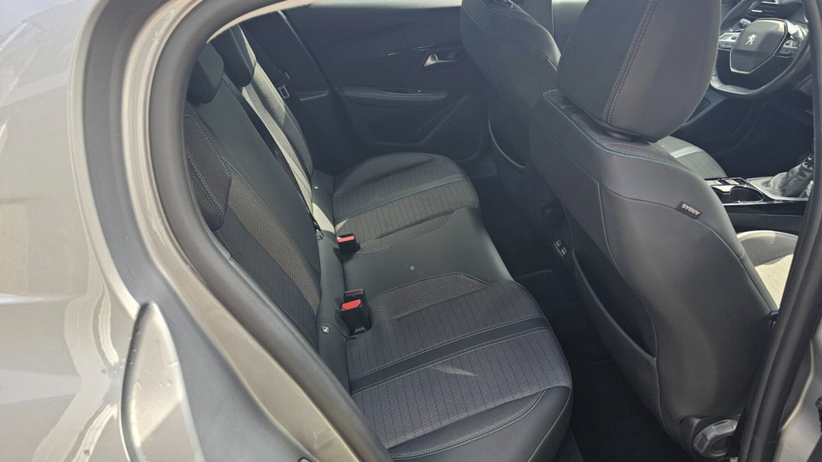 Peugeot 208 PureTech 100 Stop&Start EAT8 5 porte Allure Navi Pack (9)