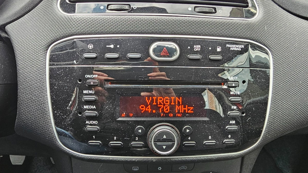 Fiat Punto 1.4 8V 5 porte Natural Power Street (12)