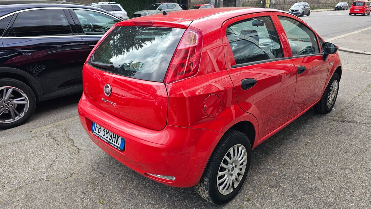Fiat Punto 1.4 8V 5 porte Natural Power Street (6)