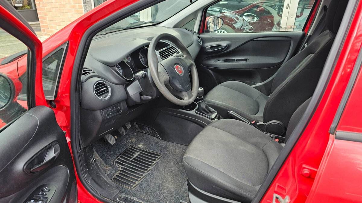 Fiat Punto 1.4 8V 5 porte Natural Power Street (7)