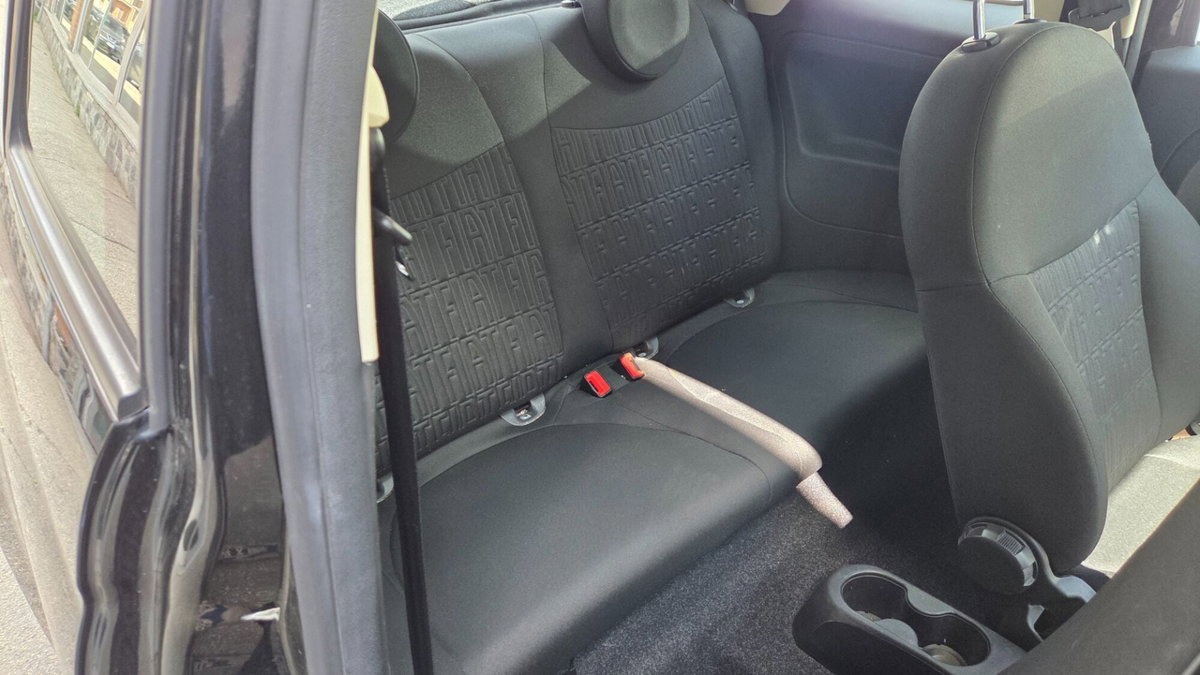 Fiat 500 1.0 Hybrid Red (8)