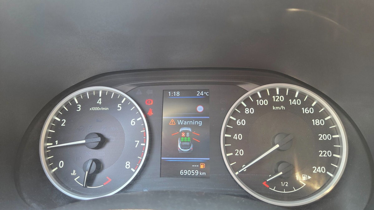 Nissan Juke 1.0 dig-t Acenta 114cv (14)