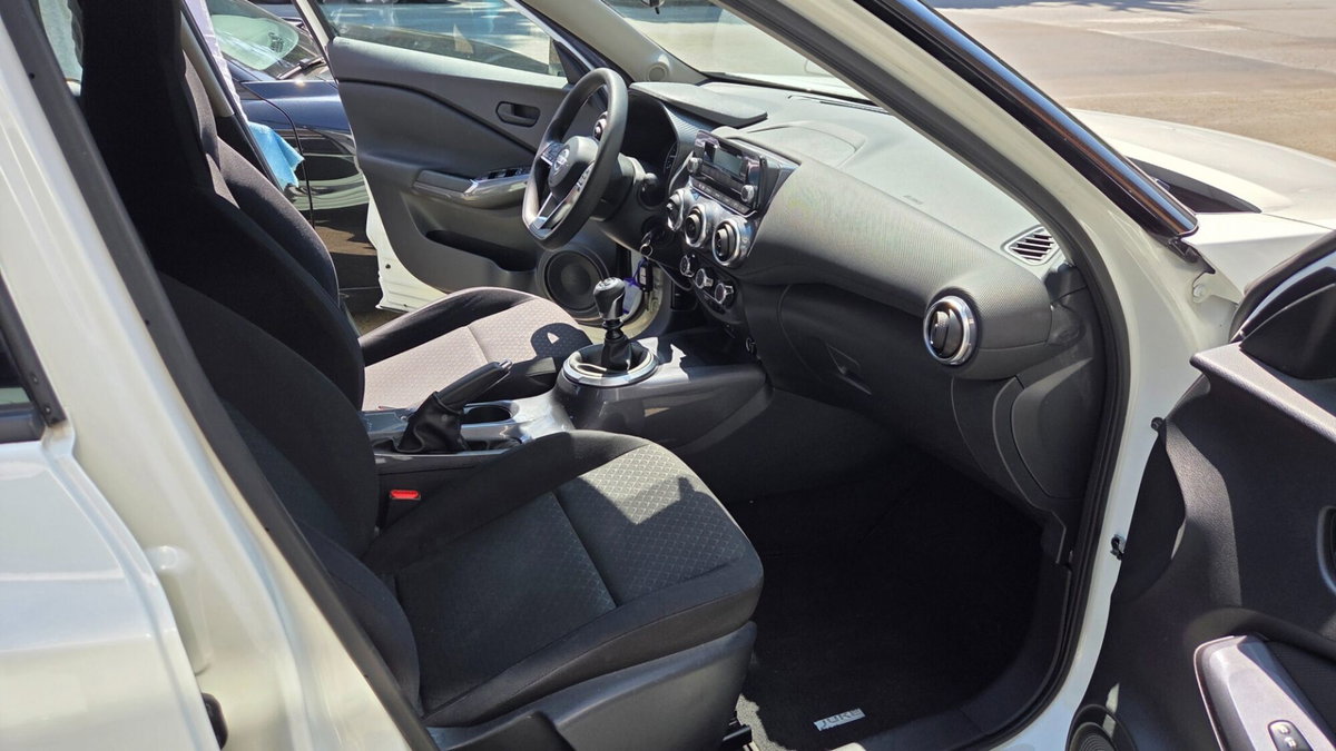 Nissan Juke 1.0 dig-t Acenta 114cv (17)
