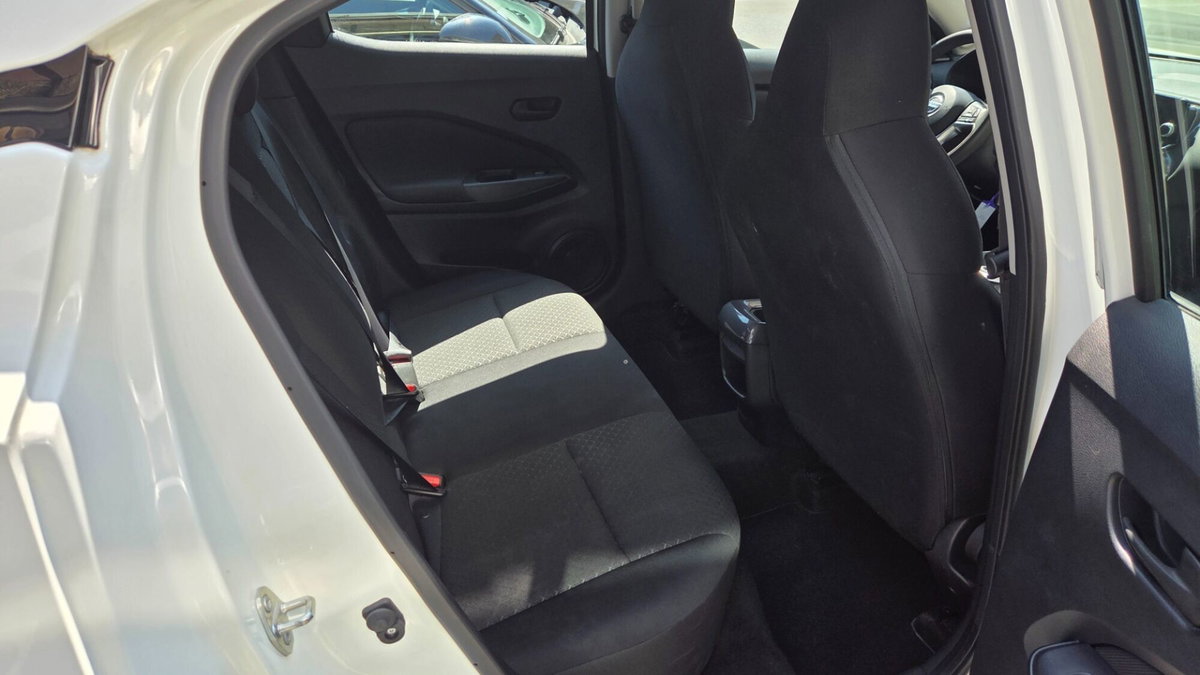Nissan Juke 1.0 dig-t Acenta 114cv (8)