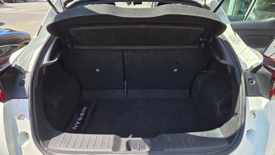 Nissan Juke 1.0 dig-t Acenta 114cv (9)