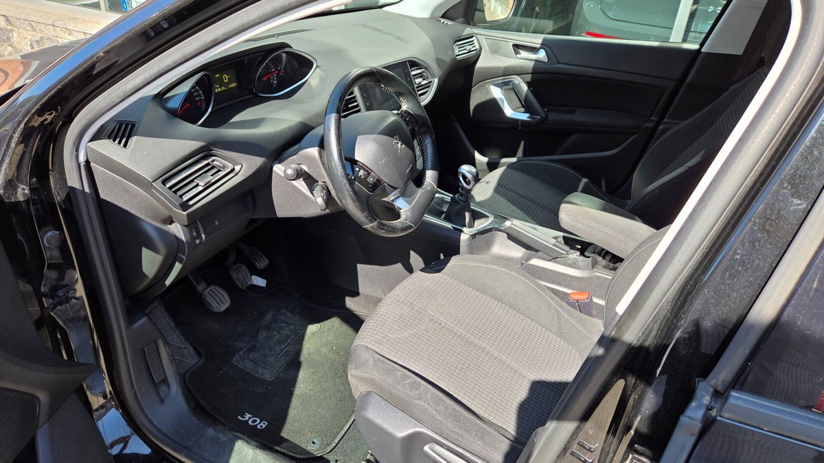 Peugeot 308 SW BlueHDi 130 S&S Active (5)