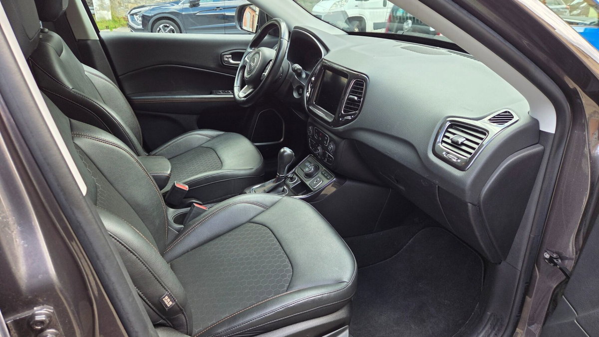 Jeep Compass 1.3 T4 190CV PHEV AT6 4xe Limited (4)