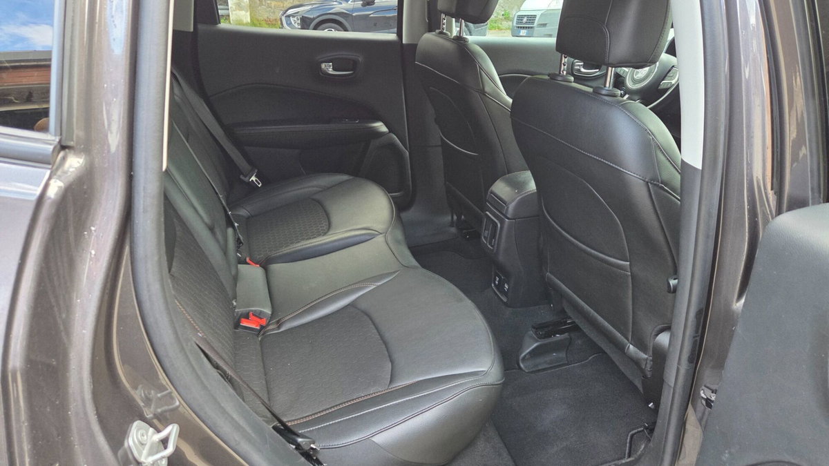 Jeep Compass 1.3 T4 190CV PHEV AT6 4xe Limited (5)