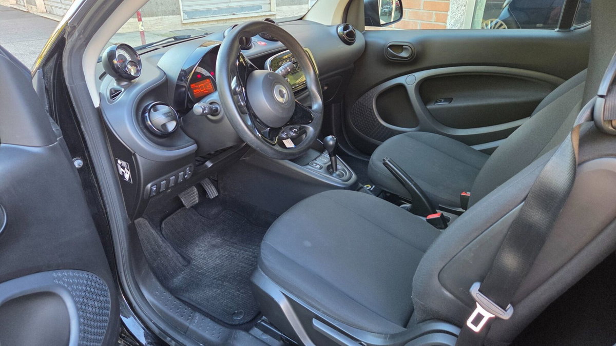 smart Fortwo eq Pure 22kW (7)