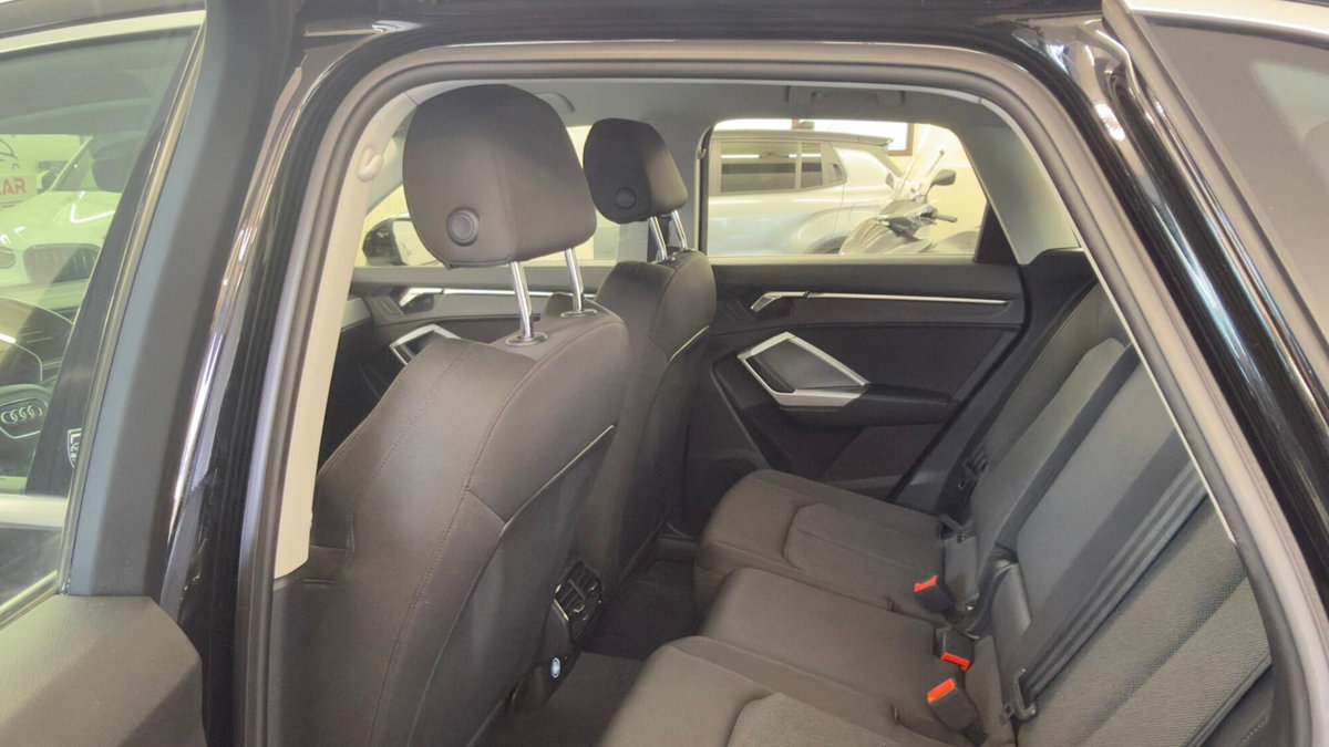 Audi Q3 35 TDI quattro S tronic Business Advanced (12)