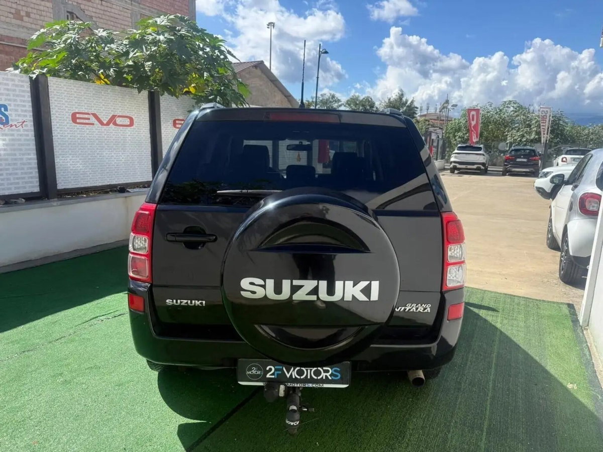 Suzuki Grand Vitara 1.9 DDiS 5 porte Executive (3)