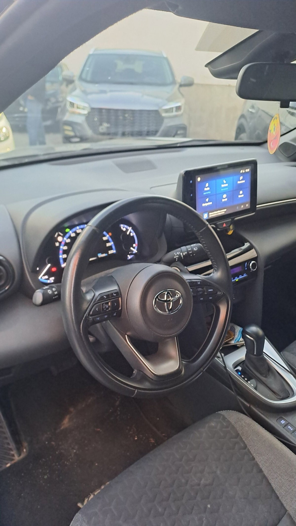 Toyota Yaris Cross 1.5 Hybrid 5p. E-CVT AWD-i Lounge (5)