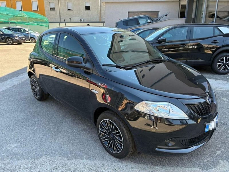 Lancia Ypsilon 1.0 FireFly 5 porte S&S Hybrid Ecochic A. Ferretti