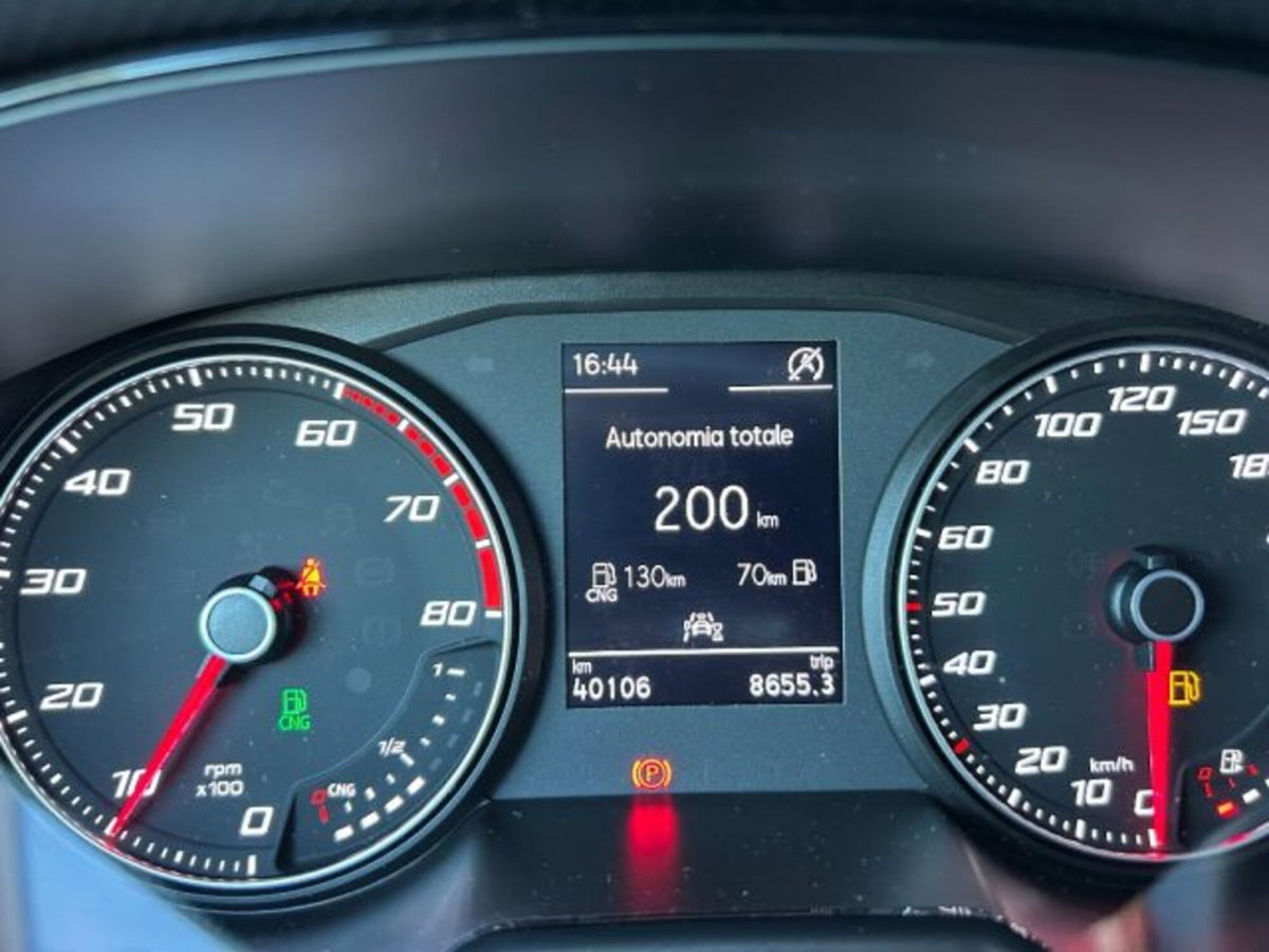 SEAT Arona 1.0 TGI Style (9)