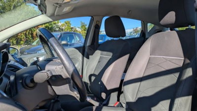 Ford Fiesta 1.5 TDCi 75CV 5 porte (9)
