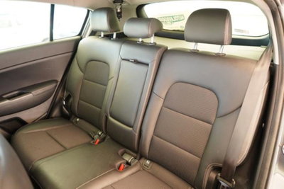 Kia Sportage 1.7 CRDI 2WD Style (18)