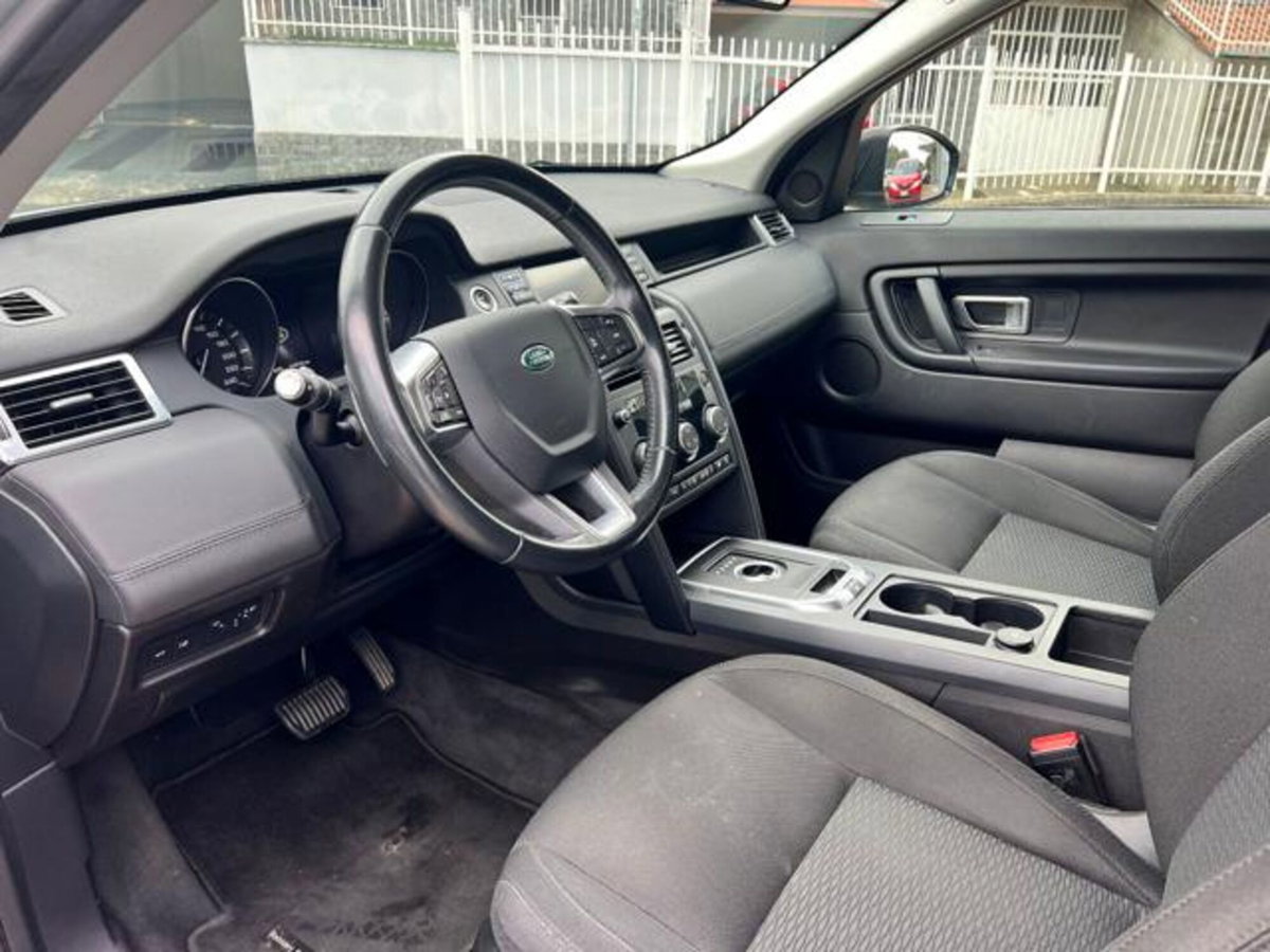 Land Rover Discovery Sport 2.0 TD4 180 CV HSE Luxury (13)