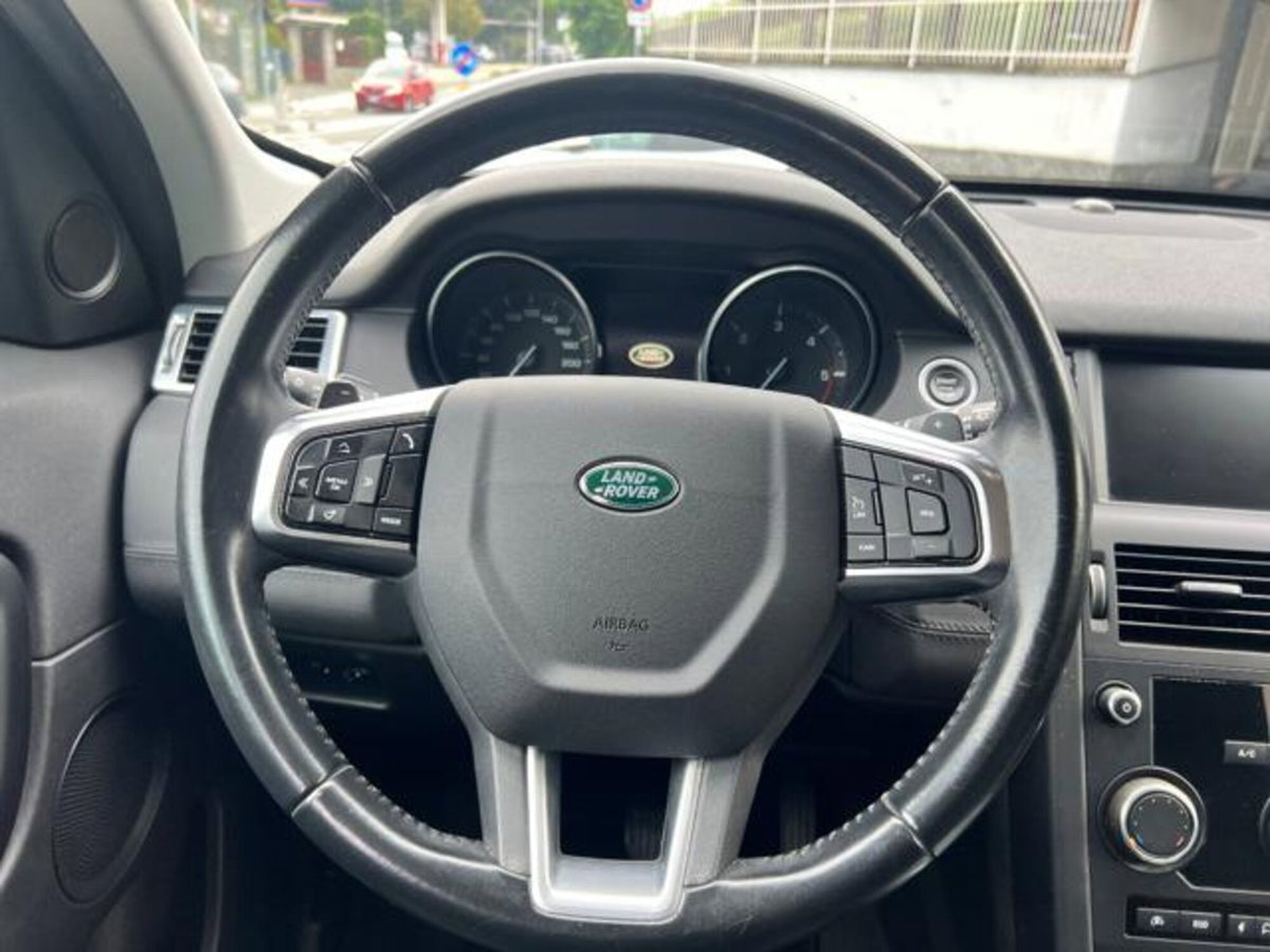 Land Rover Discovery Sport 2.0 TD4 180 CV HSE Luxury (17)