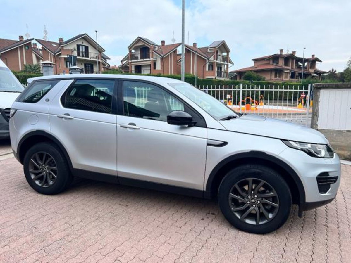 Land Rover Discovery Sport 2.0 TD4 180 CV HSE Luxury (2)